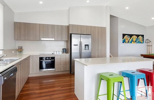 Mannering Park House | Sunset Central Coast - Lake, Kayaks & Jetty!