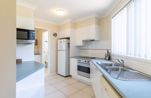 Soldiers Point House | Sunset Place, 1/29 Sunset Boulevard- gorgeous townhouse so close to the water