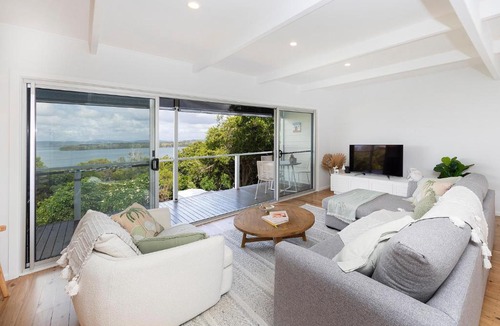 Green Point House | Sunset Shores