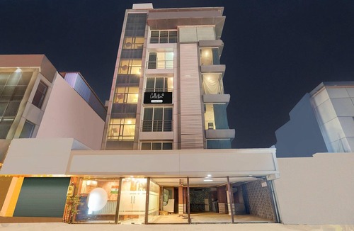 Ahmedabad House | Super Collection O Airport Road Hotel