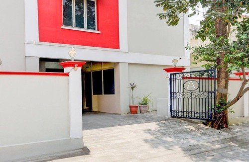 Kakinada House | Super Collection O Bhanugudi Junction
