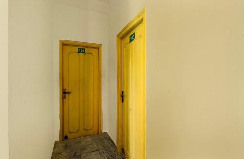 Green Valley Hotel | Super Collection O Irrum Manzil Metro Station Formerly Green Banjara Stay