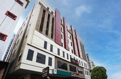 Secunderabad House | Super Collection O Lotus Grand