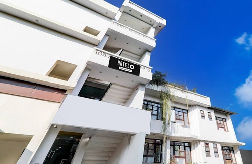 Indira Nagar House | Super Deluxe Room Vibrant Inn