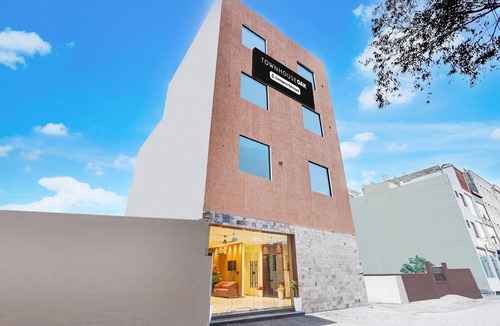 Zirakpur House | Super Deluxe RoomTroy Resorts and Wellness