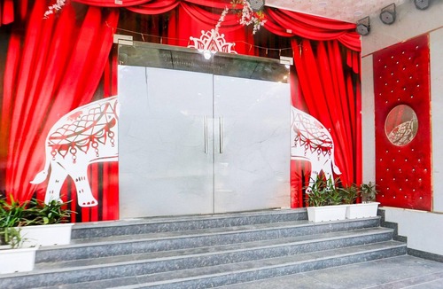 Faridabad House | Super Deluxe Twin RoomHotel Royal’s paradise