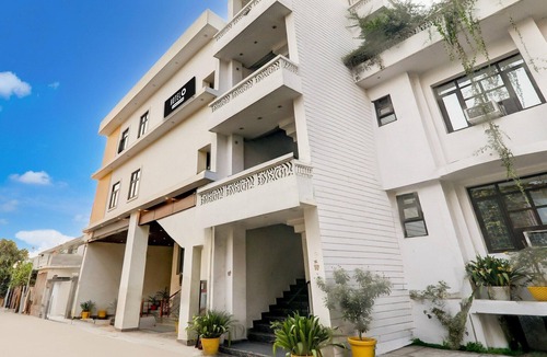 Indira Nagar House | Super Hotel O Indira Nagar