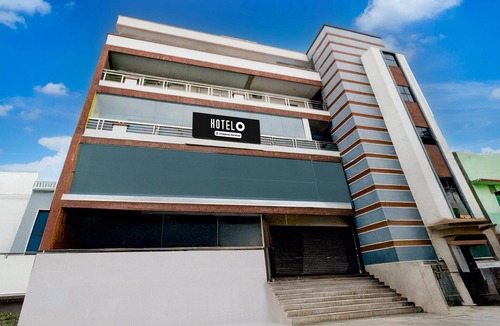 Hyderabad House | Super Hotel O Malkajgiri