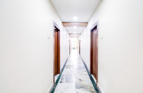 Dwaraka Nagar Hotel | Super OYO Hotel O Gurudwara Near RTC Complex
