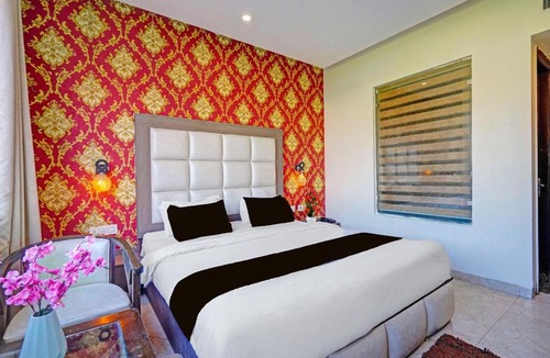 Zirakpur Hotel | Super Townhouse by OYO Old Kalka Ambala Road Formerly Viraj inn