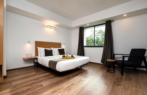 Panch Batti Hotel | Super Townhouse C Scheme Ahinsa Circle