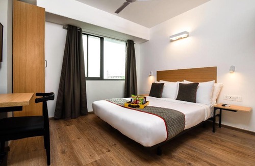 Panch Batti Hotel | Super Townhouse C Scheme Ahinsa Circle