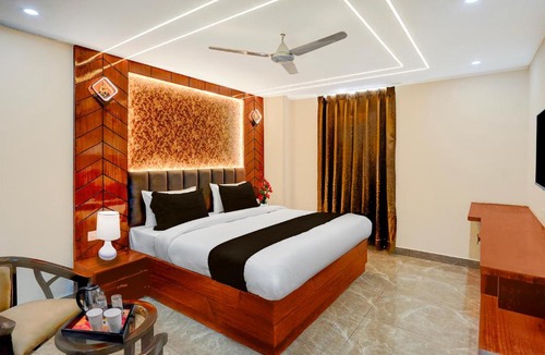 Dehradun Hotel | Super Townhouse Dharampur Railway Station
