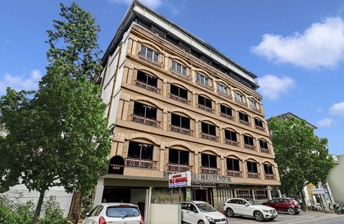 Secunderabad House | Super Townhouse OAK Hotel Belsons Taj Mahal