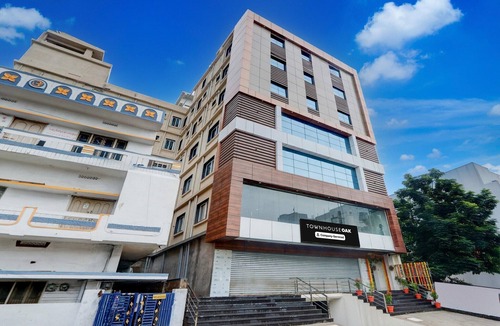 Warangal House | Super Townhouse Oak Public Garden