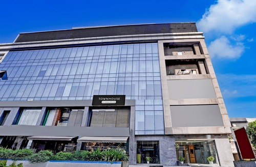 Vashi House | Super Townhouse PBG Mall Vashi