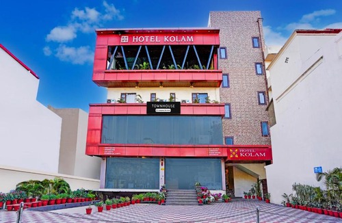 Paltan Bazaar Hotel | Super Townhouse Prince Chowk Near Railway Station Formerly Hotel Kolam