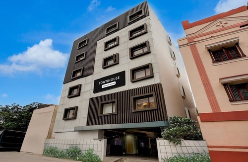Vijayawada House | Super Townhouse V Hotel