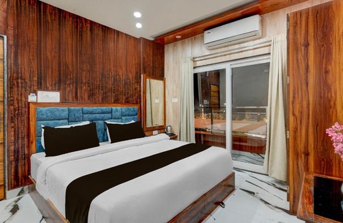 Varanasi Hotel | Super Townhouse Varanasi Cantonment Formerly Ayushman Inn