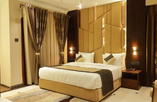 Bhopal Hotel | Suramya