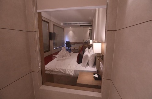 Gomti Nagar Hotel | Sure Stay Hotel By Best Western Lucknow