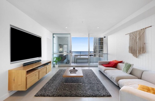 Surfers Paradise Apartment | Surfers Paradise Stay with Resort-Style Amenities
