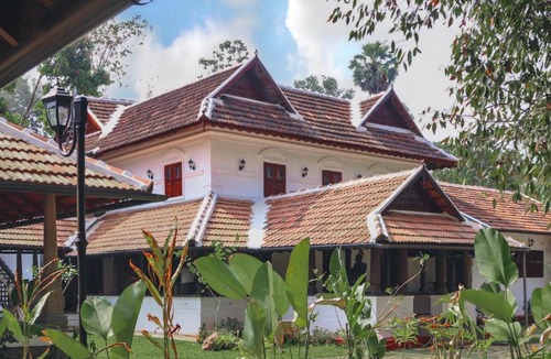 Cherplassery Hotel | Suryamangalam Heritage