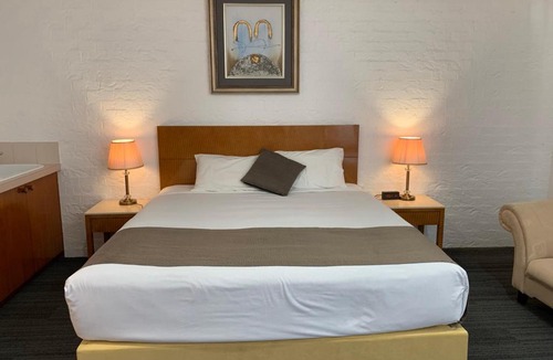 Yass Hotel | Swaggers Motor Inn