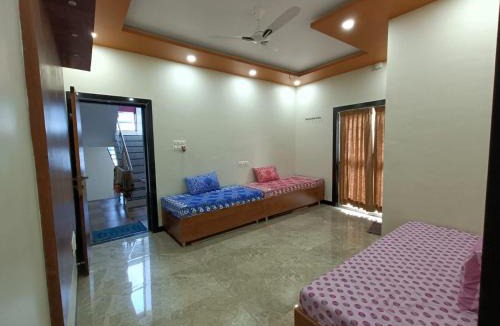 Tuljapur Bed & Breakfast | Swami Bhakt Nivas
