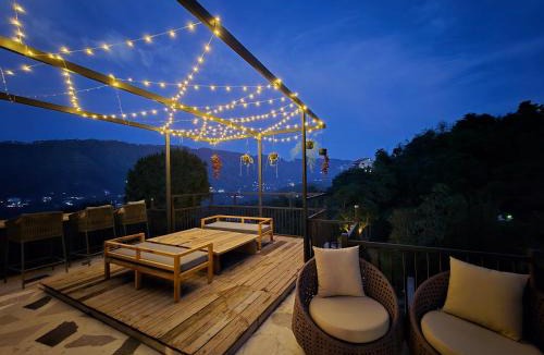 Kumarhatti Hotel | SWAR Kasauli - Suites, Cuisine, Bar & Cave Party