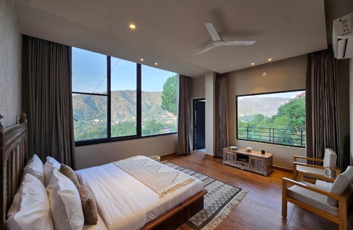 Kumarhatti Hotel | SWAR Kasauli - Suites, Cuisine, Bar & Cave Party