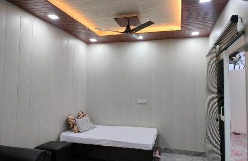 Faridabad House | Swastik Farm House -Adjoing to Aravali College