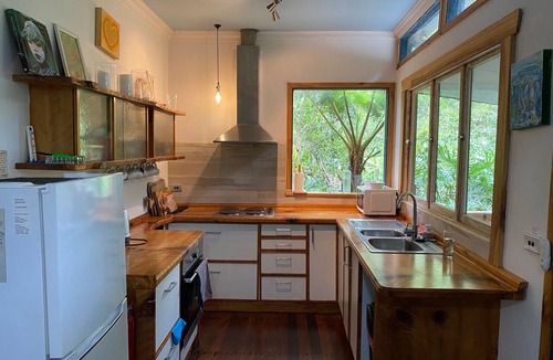 Upper Burringbar House | Sweetwater Cottage. A Country Retreat for Lovers of Stillness.