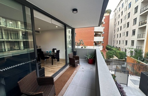 Rockdale Apartment | Sydney"Modern 2-Bedroom Apartment near Airport & Beach – Rockdale train NSW