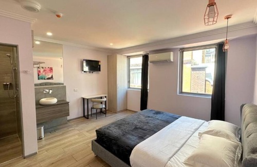 Chippendale Hotel | Sydney Riseon Hotel