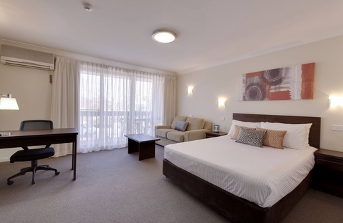 Ainslie Hotel | Tall Trees Ainslie Motel