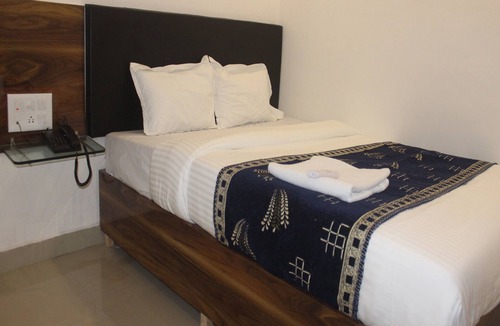 Sakinaka House | Tanvi Guest House