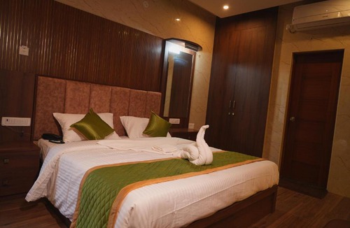 Enathur Hotel | Temple Town Stay