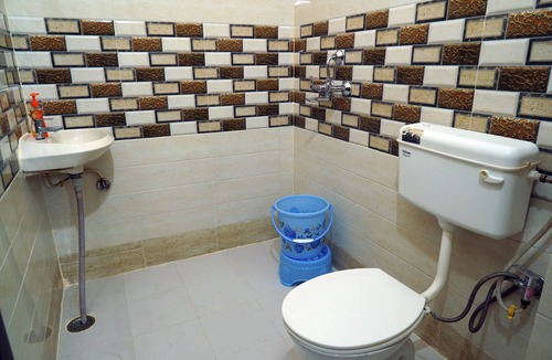 Sigra House | Thath Banarasiya