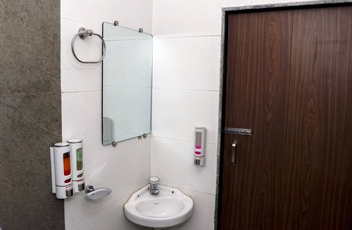 Kopar Khairane Hotel | The Altruist Koparkhairane Hotel
