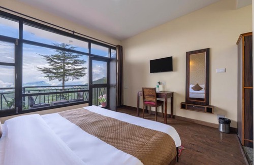 Kufri Hotel | The Ayur Estate Kufri Shimla l Lift l Multi Cuisine Restaurant l Free Parking l By Exotic Stays