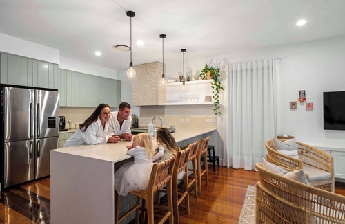 Burleigh Heads House | The Beachside House with Pool & Walk to Beach