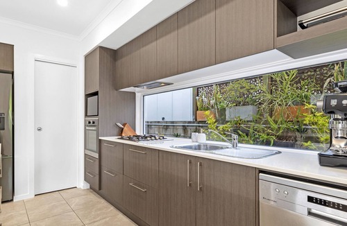 Casuarina House | The Beachside Sanctuary -500m from Beach with Pool & Heated Spa