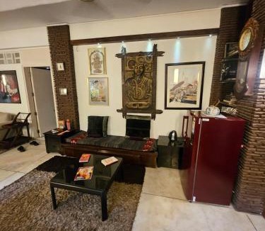 Pali Hill Apartment | The BeautIFUl BollyWooD HOME 2BHK in Bandra