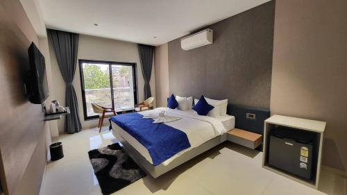 Rajkot Hotel | The Blues Hotel Golden Glory, Rajkot