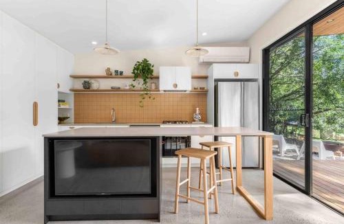 Ewingsdale House | The Brook View Byron Bay