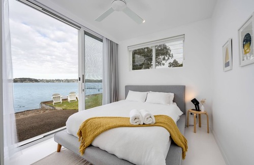 Coal Point House | The Bungalow - Absolute Waterfront