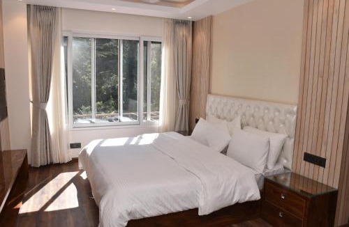 Rampur Bed & Breakfast | The Cedar Villa