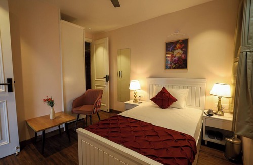 Kaul Hotel | The Crosswoods Four