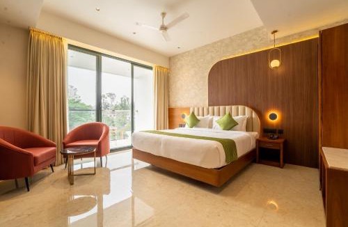 Changanacherry Hotel | The Crystal Palace